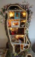 /album/krasne-umeni/amazing-house-carved-into-a-tree-jpg/